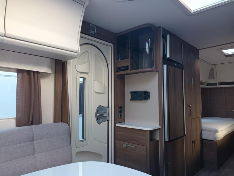 Kabe Ametist 560 GLE photo: 2