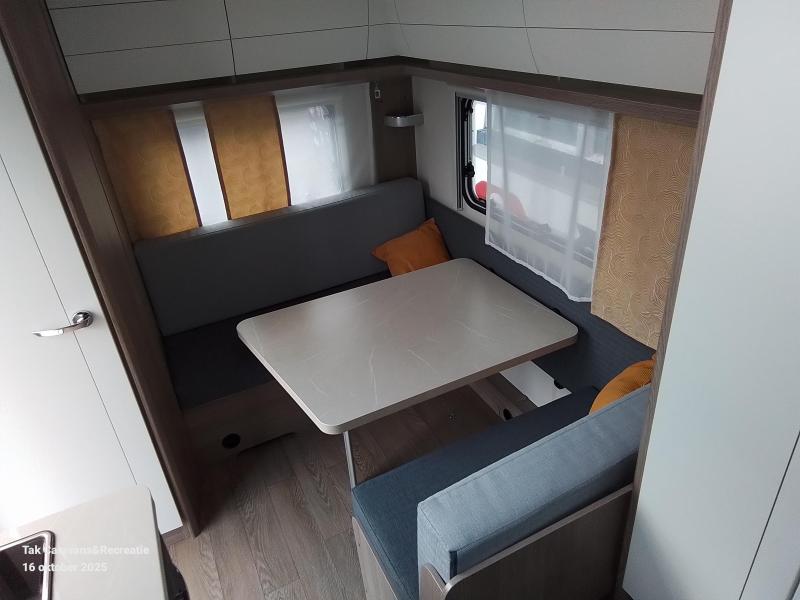 Hobby Ontour 390 SF compacte caravan  foto: 5