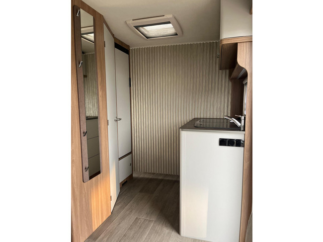 Bürstner Premio 490 TS | Queensbed | Voortent | Vol automatische Mover | Fietsenrek | Asschokbrekers foto: 21