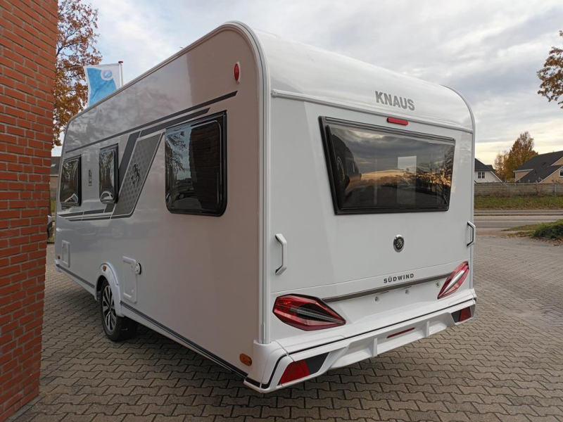 Knaus Sudwind Black Selection 460 EU photo: 9