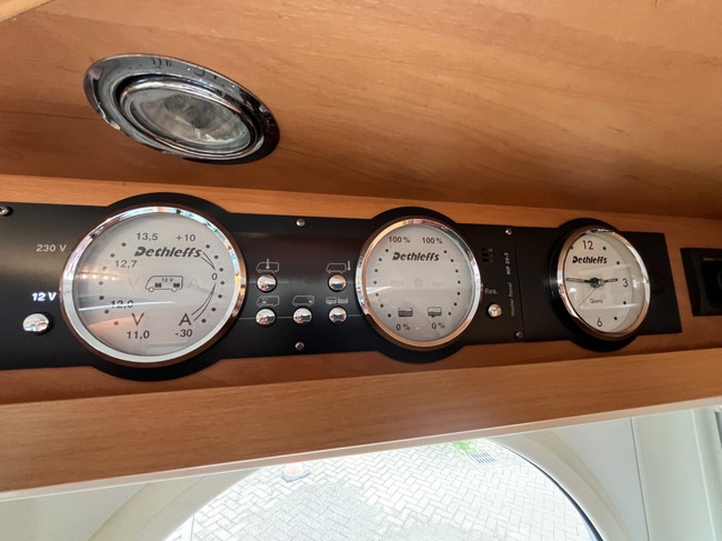 Dethleffs Globebus Sistema de nivelaci&oacute;n Camas individuales Aire acondicionado Control de crucero Conexi&oacute;n de gas fija foto: 19