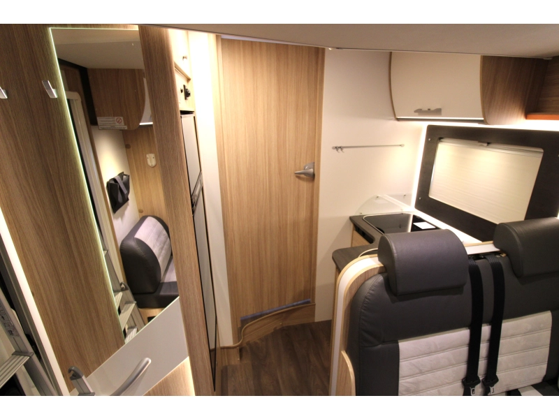 Sunlight T 68 Adventure Edition Camas individuales / Cama abatible foto: 15