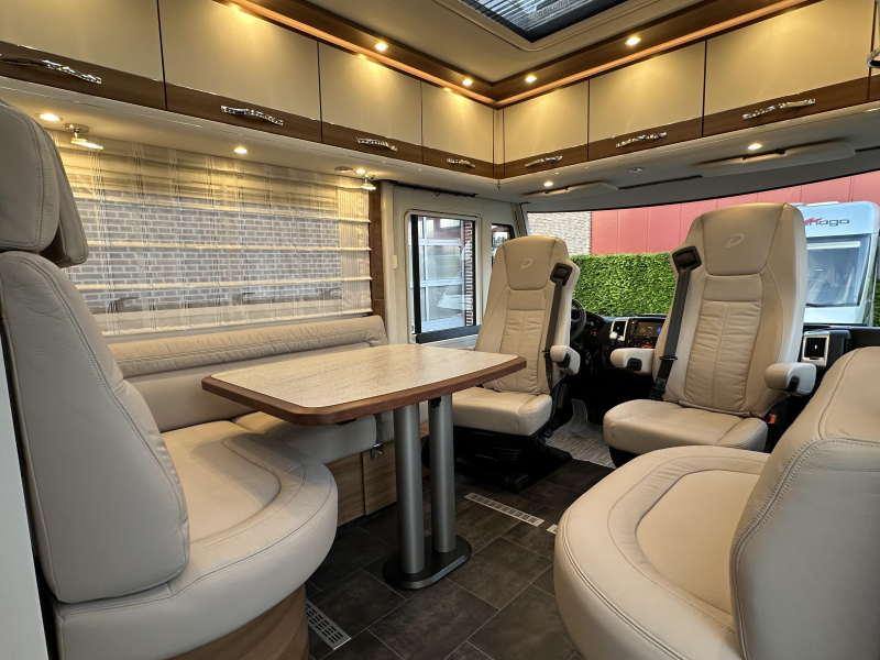 Dethleffs Globetrotter 7850 XLI DBM Premium, Meubles hauts photo : 9