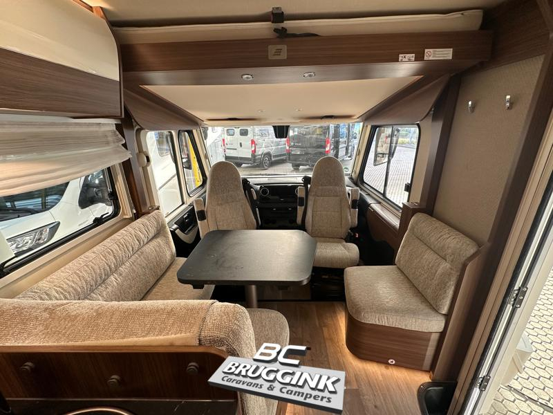 Hymer B-MC I 680 EINZELBETTEN + HUBBETT Foto: 2