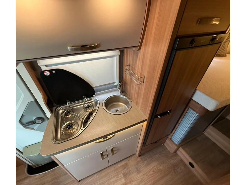 Weinsberg CaraCompact Pepper 600 MEG NL camper ( NAP ) van 1-s  foto: 10
