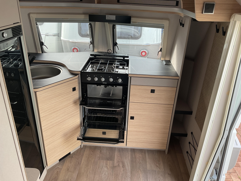 Eriba Touring 620 Urban Hampton Bakoven  foto: 2
