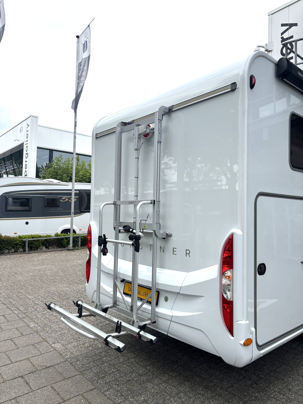 B&uuml;rstner Lyseo Limited 690 G 9-TR AUT SINGLE BEDS + PULL-DOWN BED photo: 21