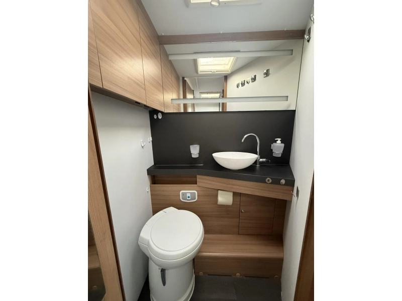 Adria Matrix Supreme 670 SC AUTOMAAT | LEVELSYSTEEM  foto: 21