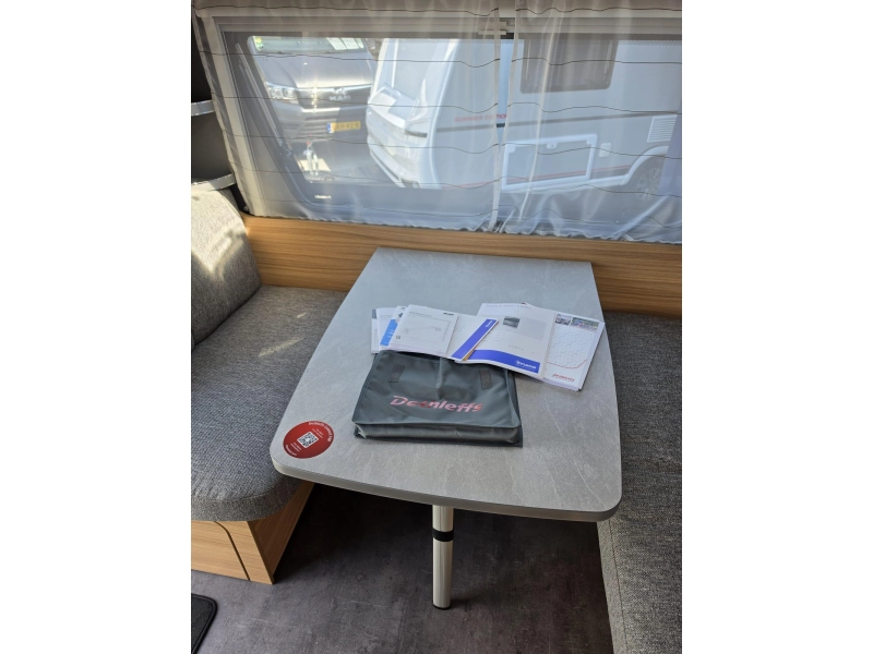 Dethleffs Summer Edition 460 EL Airco, Single beds photo: 6