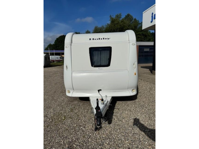 Hobby De Luxe 400 SFE incl. air voortent  foto: 2