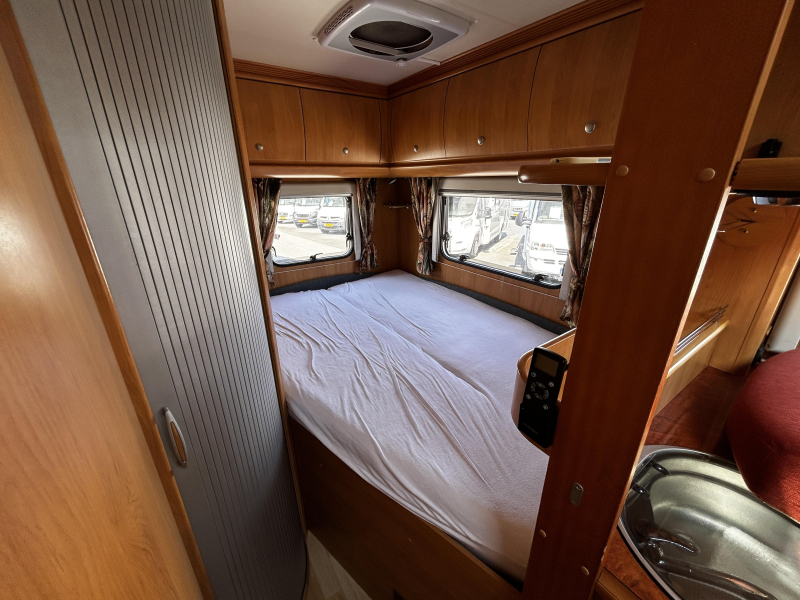 Hobby T 600 Fransbed/2005/Airco/6.30M  foto: 9