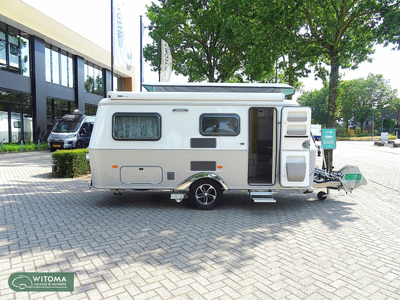 Eriba Touring Urban 542 sobre equipamiento completo foto: 15