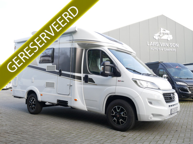 Carado T135, Compacte 6 Meter Half Integraal, Fransbed