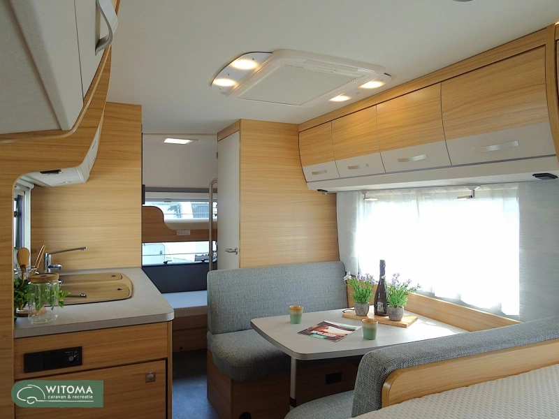 Dethleffs Camper 500 QSK airco mover luifel ATC  foto: 5