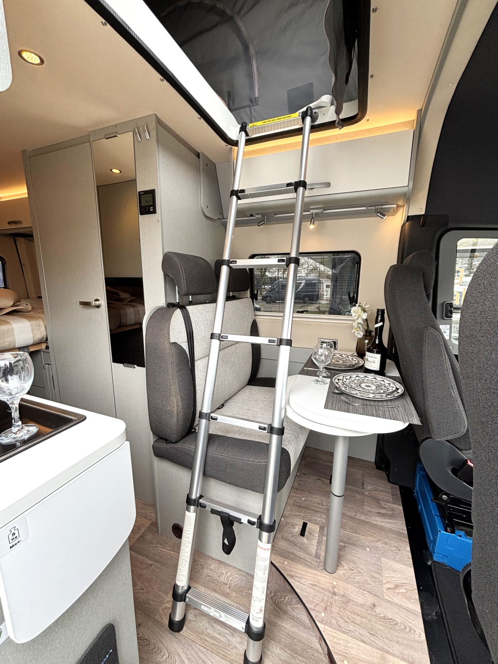 Hymer Free 600 S MERCEDES AUTOMATIK QUERBETT + AUFSTELLDACH 5.99M Foto: 3