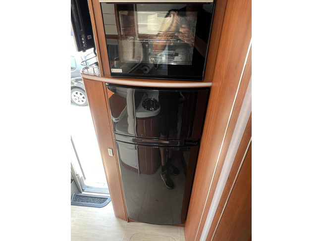 Mobilvetta KEA P65 premium klasse camper lengte en hefbed foto: 10