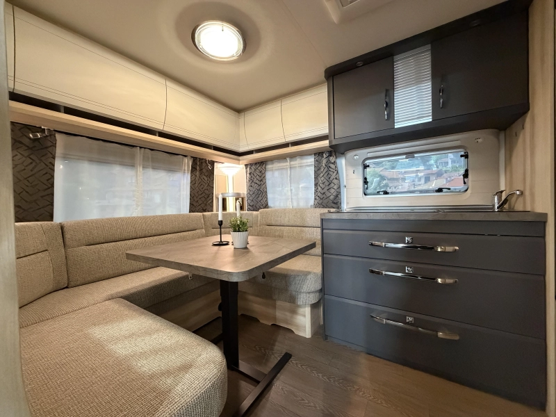 Hobby De Luxe 540 UL single beds / mover photo: 11