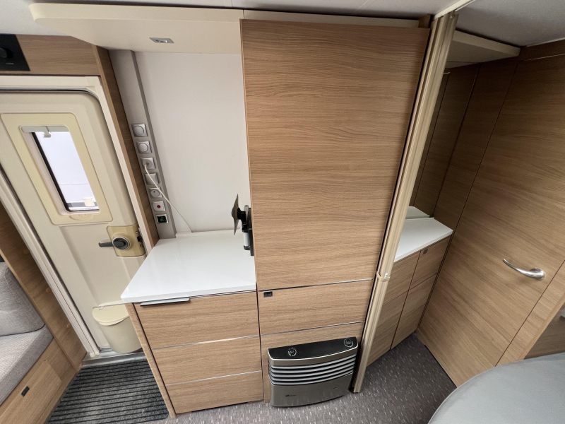 Adria Adora 512 UP Thule Luifel Mover Volaut  foto: 10
