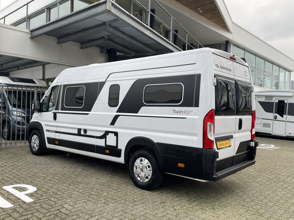 Adria Twin Plus 640 SLB ENKELE BEDDEN CAMERA CRUISE CONTROL foto: 19