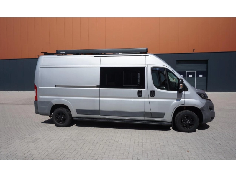 Peugeot Boxer 600 5 persoons  foto: 1