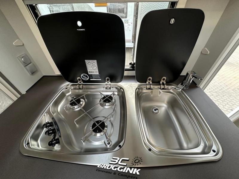 Bürstner Averso Plus 520 TL - ENKELE BEDDEN  foto: 8