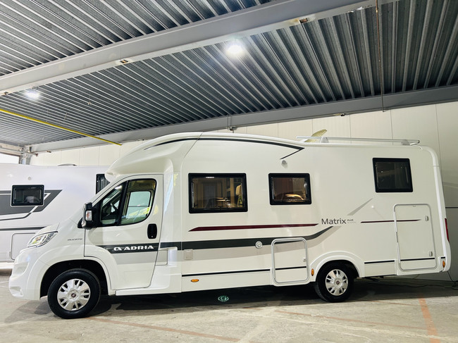 Adria MATRIX M 670SL PLUS Met enkele bedden en slechts 65.000 Km! foto: 4