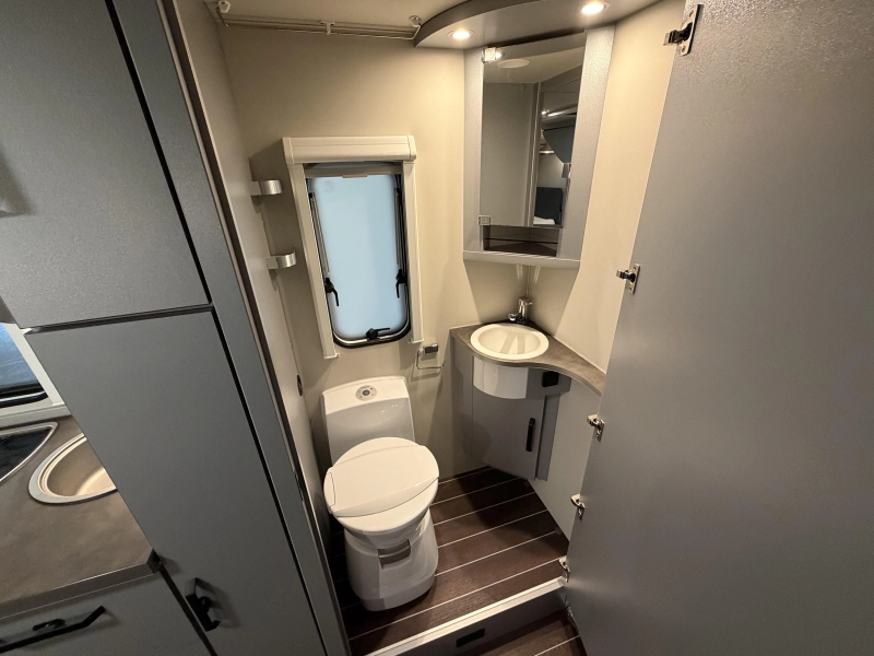 Knaus Sport en Fun 480 QL Black Edition / mover  foto: 13