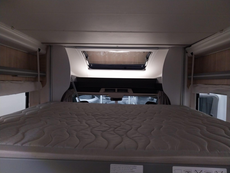 Challenger Start Edition, face to face and pull-down bed! photo: 15