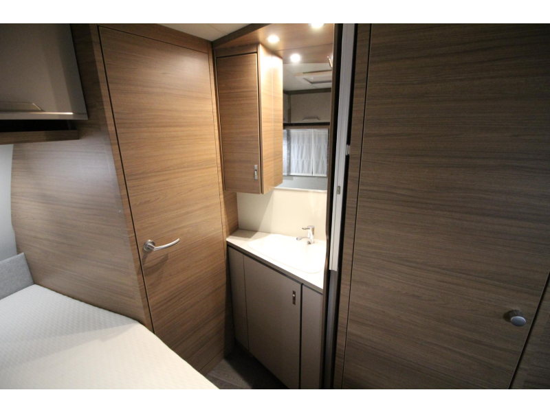 Knaus Sport 450 FU Voortent Walker, Mover,  foto: 16