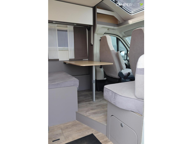 LMC Tourer Lift 730 165PK | Lengtebedden | Gescheiden douche | Hefbed | Fietsendrager | Zonnepaneel | Bearlock | Dakairco | Luifel | foto: 4