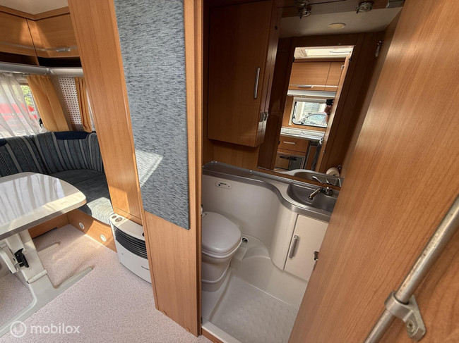 Wilk 490 S3 Enkele bedden voortent rondzit foto: 9