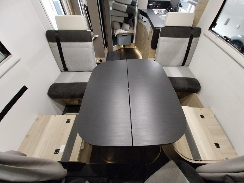 Challenger Start Edition, face to face and pull-down bed! photo: 20