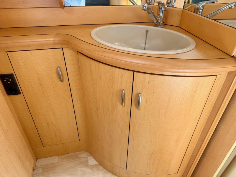 Hobby De Luxe 460 UFE mover fietsenrek voortent  foto: 8