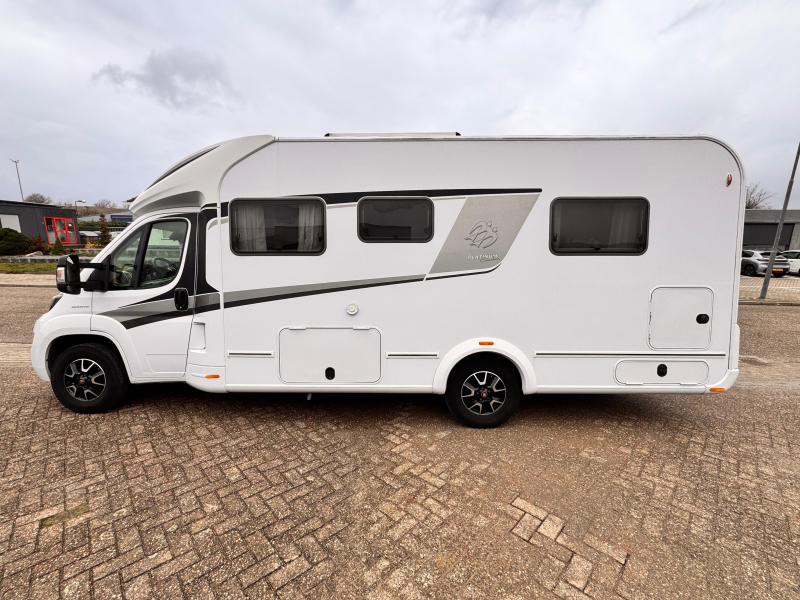 Knaus Sun Ti 700 LX Premium con cama Queen foto: 4