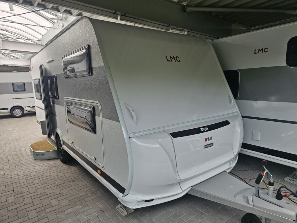 LMC Tourer H664