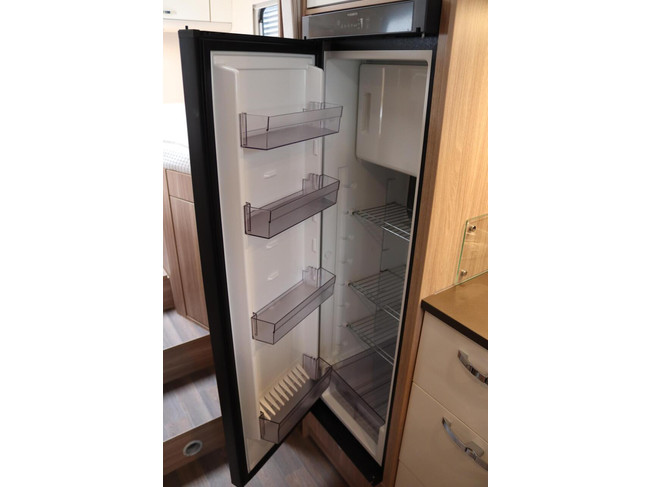 Bürstner Ixeo Time 726 G 165pk | 5e zitplaats | Zonnepanelen | Hefbed | Achteruitrijcamera| Thule lift fietsendrager | Lengtebedden | Bea foto: 13