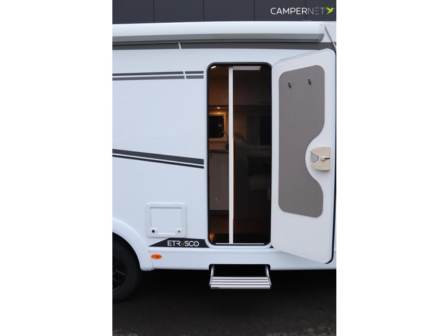 Etrusco T6.9 SF Complete Selection 155hp | Single beds | Awning | Large Garage | Reversing Camera | Alloy Wheels | photo: 4