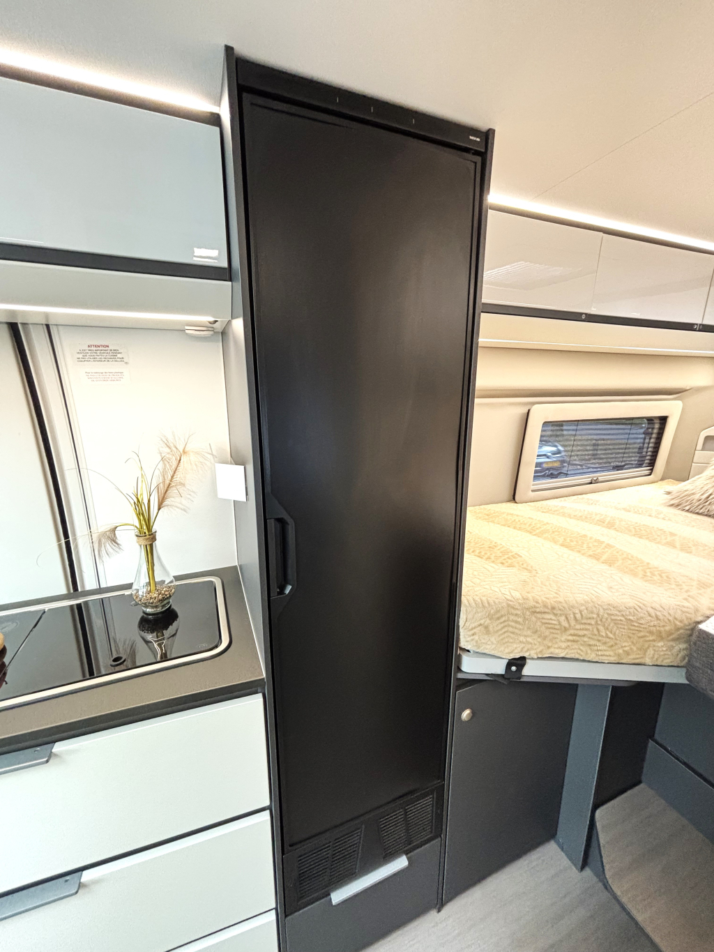 Adria Twin Supreme 640 SLB ENKELE BEDDEN FIAT 8 TREKHAAK foto: 8