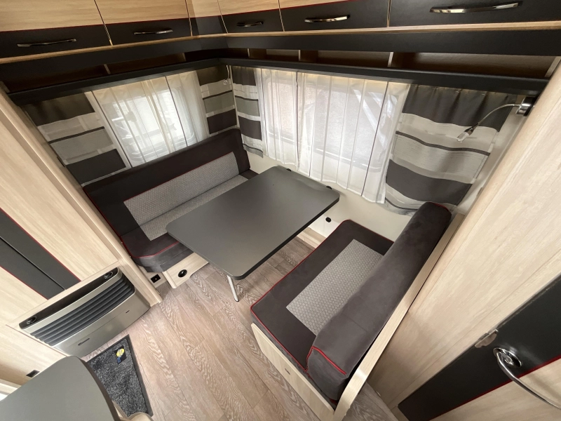 Hobby De Luxe Edition 440 SF MOVER-VOORTENT-LUIFEL  foto: 3