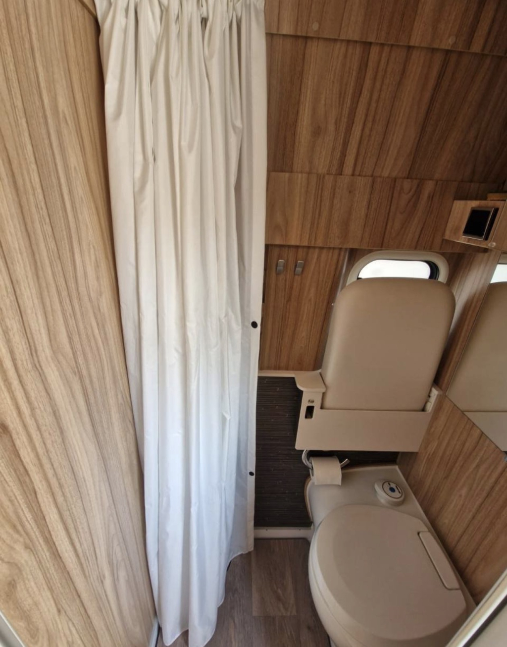 Mercedes  HYMER CAMPER GRAND CANYON S foto: 5