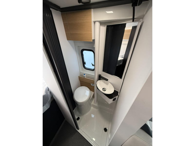 Adria Twin 640 SGX AUFSTELLDACH + HUBBETT Foto: 17