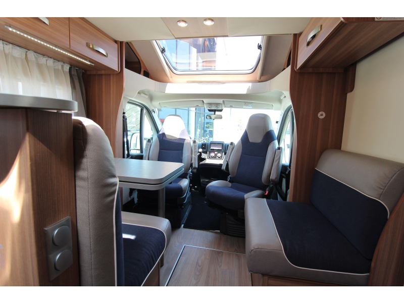 Weinsberg CaraLoft Queensbed + Hefbed  foto: 15