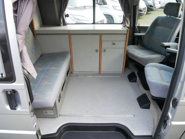 Volkswagen T4 Buscamper, California Inbouw, Lage Km foto: 7