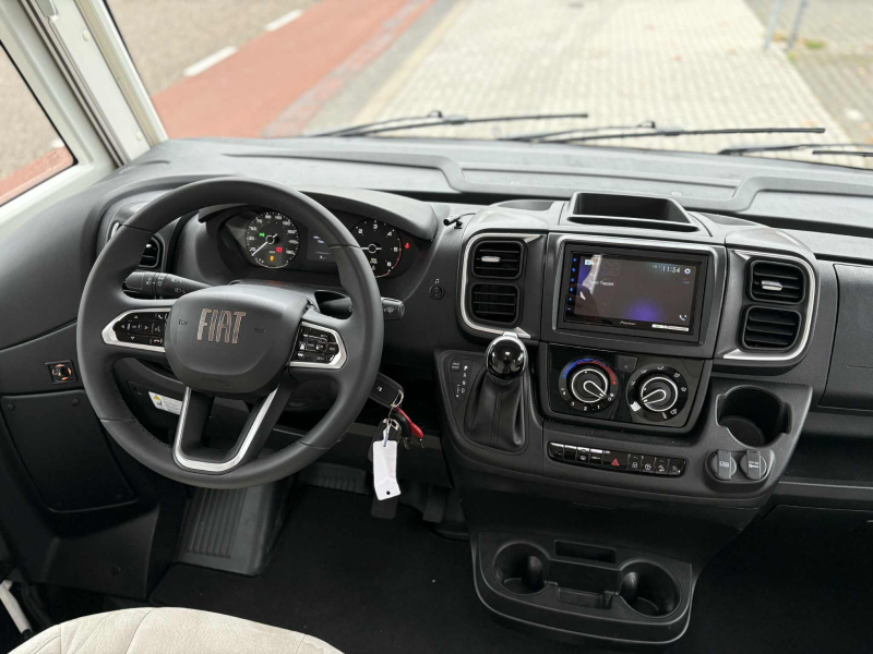 Rapido 850 F Primeur L = 6,99 m  foto: 18