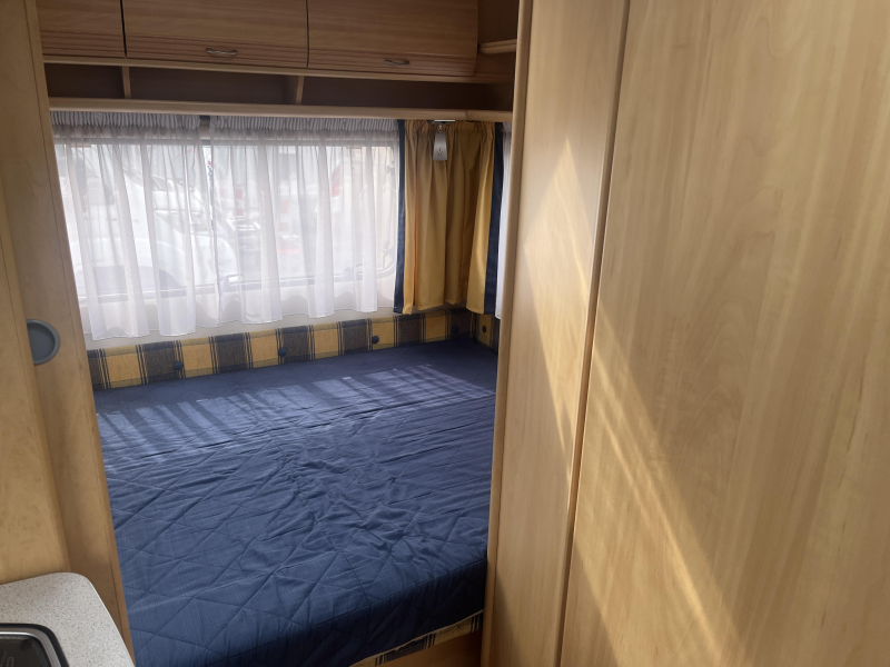 Dethleffs Camper 430 DB - Voortent  foto: 11