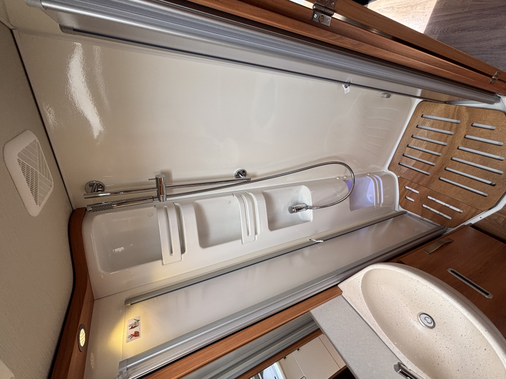 Hymer ML-T 580 CAMAS INDIVIDUALES AUTOM&Aacute;TICO MERCEDES C&Aacute;MARA 6.99M foto: 10