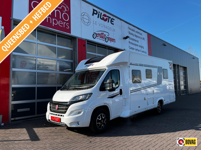 Camping-car Pilote P 726 FC, lit central photo : 0
