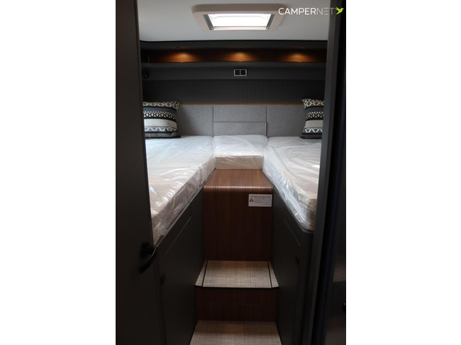 Hymer BMC-T 680 170pk Automaat | Premium pakket | Lengtebedden | Gescheiden douche | Hymer SLC Chassis | Nieuw uit voorraad leverbaar foto: 17