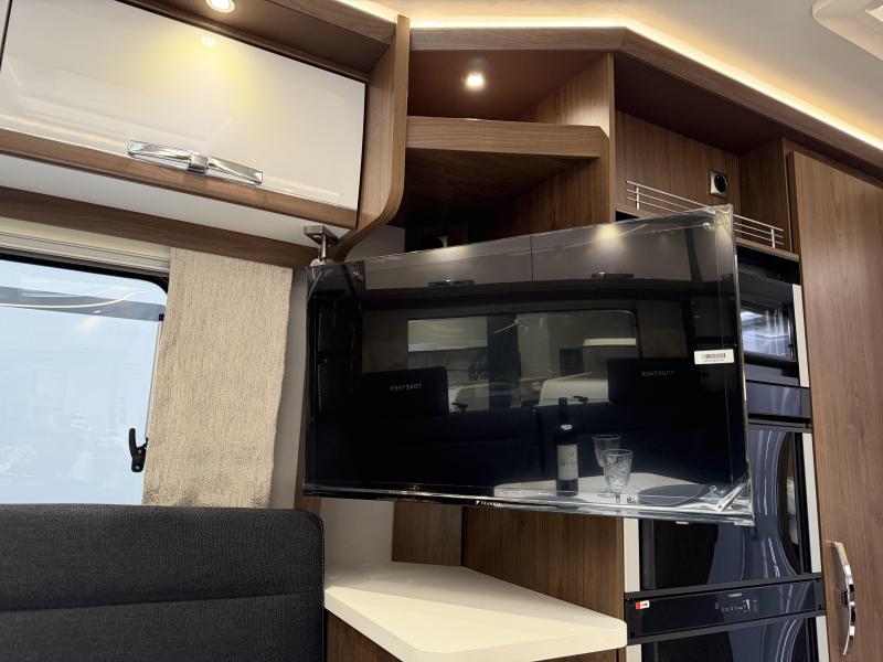 Frankia F-Line 740 PLUS Asientos redondos y camas longitudinales foto: 21