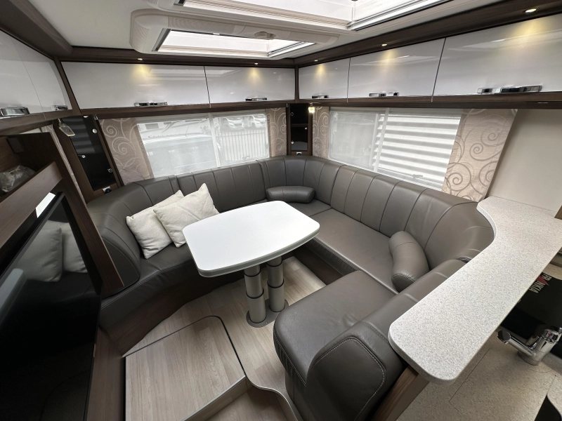 Frankia Platin I 8400 PLUS Mercedes Round Seat 190HP photo: 8